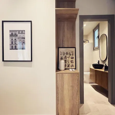 Luxurious Wooden Detail Flat In City Center Chalkida Exterior photo