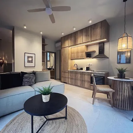 Luxurious Wooden Detail Flat In City Center Chalkida Exterior photo