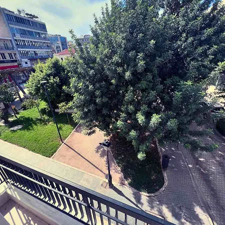 Luxurious Wooden Detail Flat In City Center Chalkida Exterior photo