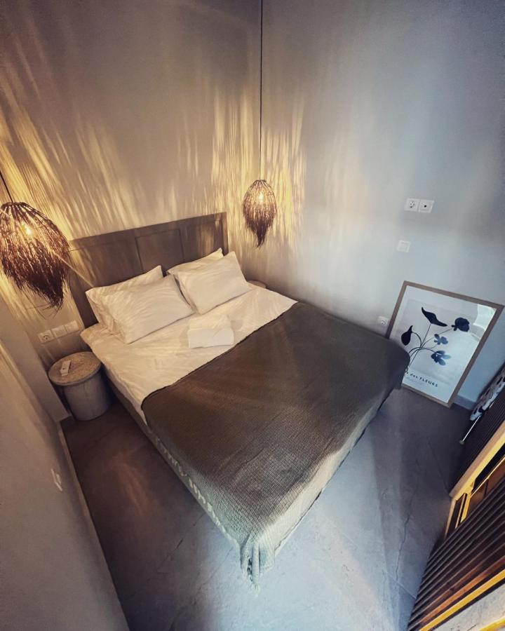 Luxurious Wooden Detail Flat In Center *