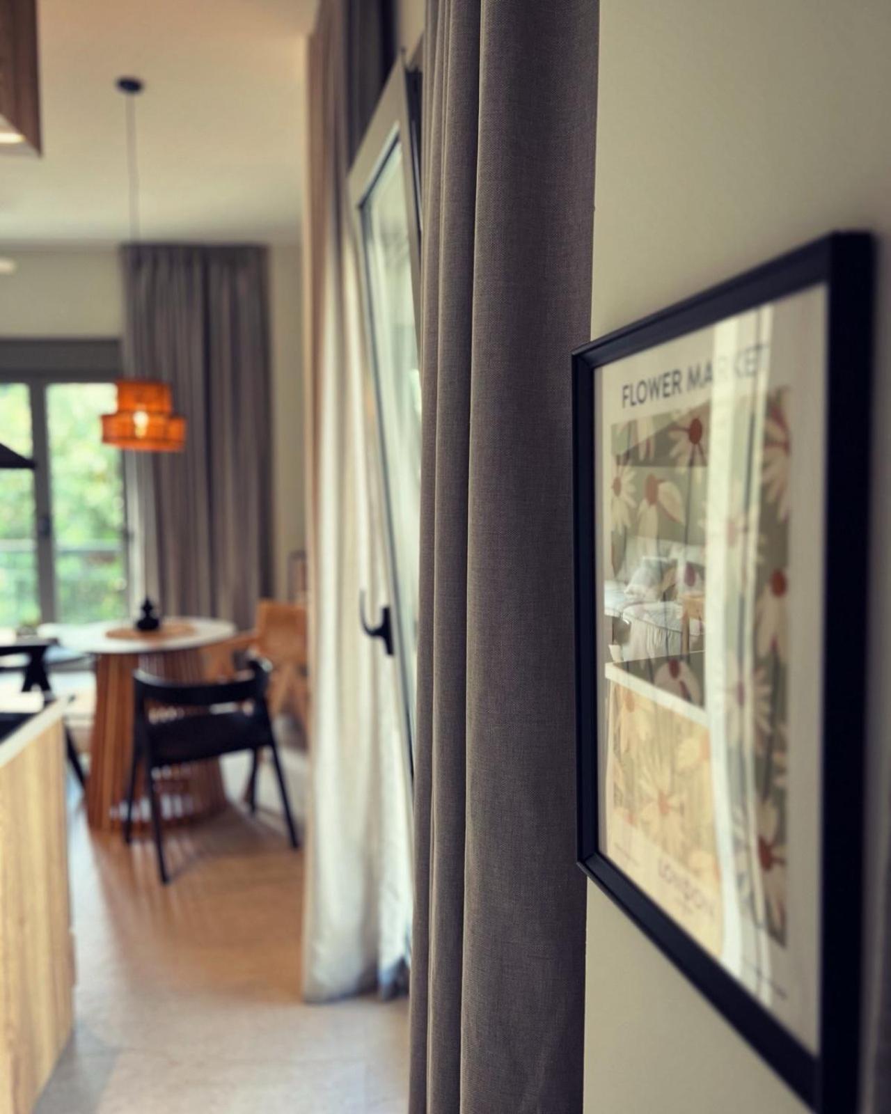 Apartment Luxurious Wooden Detail Flat In Center Chalkida